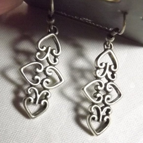 Just Because: Elegant Hearts Hallmark Gold Crown Collection Pierced Earrings - Picture 3 of 4